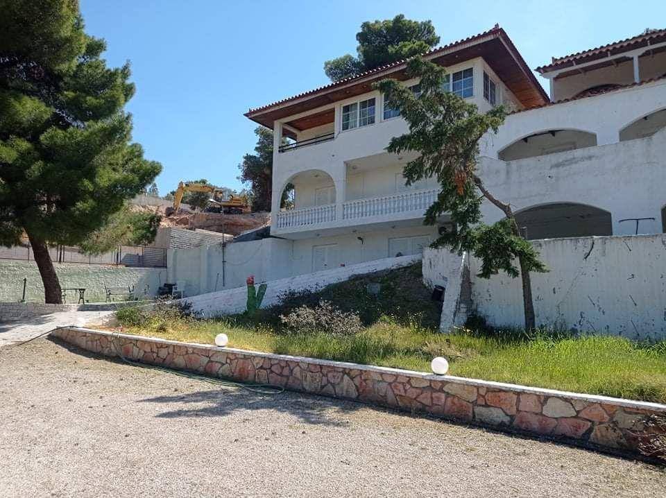 Luxury villa for sale in Hinitsa, Porto Heli.