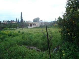 In the center of the village St. Hadrian Nafplion, plot 550
