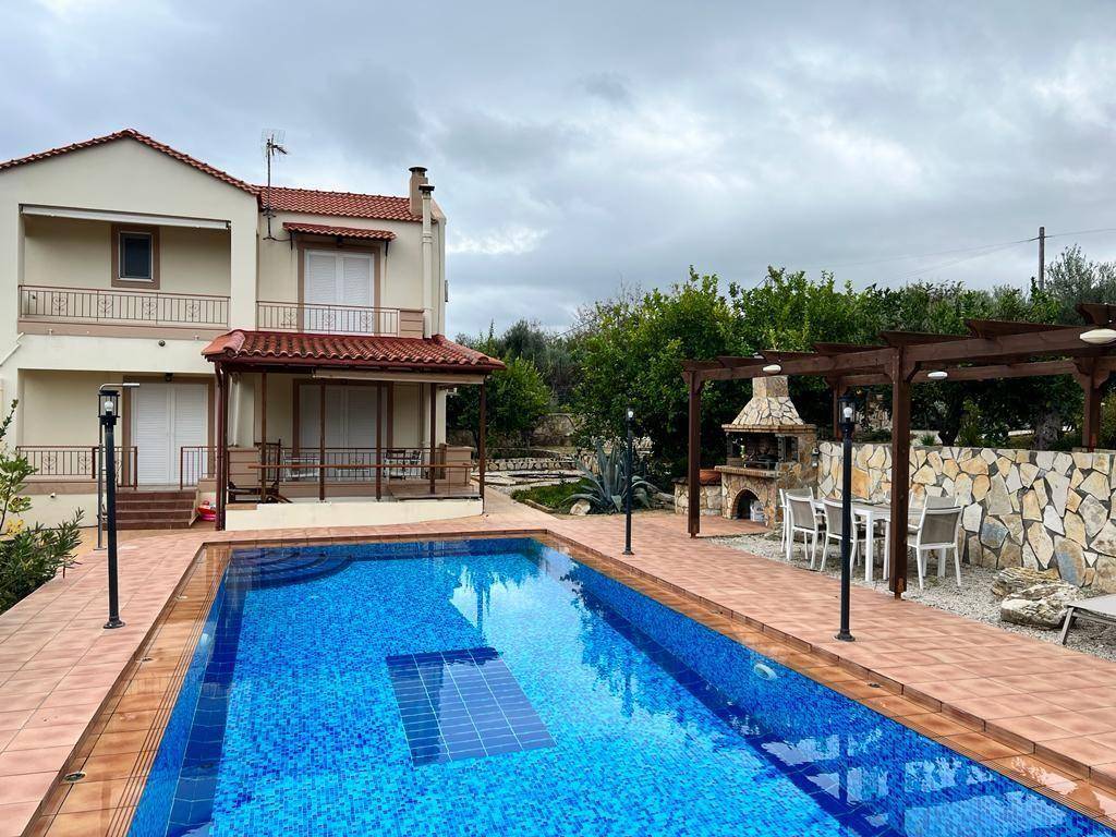 Seaview Villa for sale in Platanias Chania