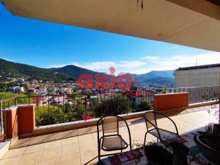 Φίλιπποι, Αμυγδαλεώνας: Πωλείται διαμπερές Συγκρότημα 3 διαμερισμάτων 150τ.μ. το καθενα, σε τριορωφη ημιτελης κατοικια στους 2 οροφους σε 720τ.μ. οικόπεδο.