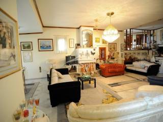 ΜΕΓΑΛΟ ΣΑΛΟΝΙ