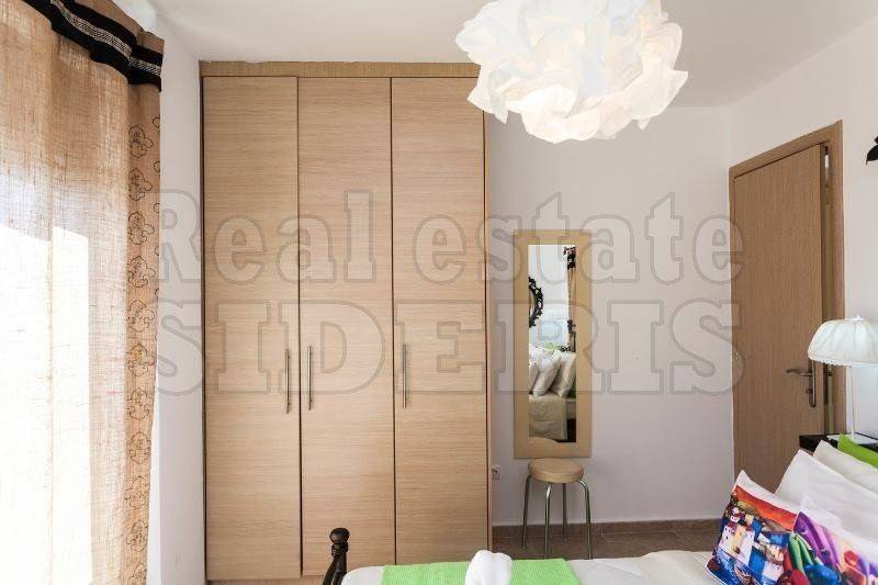 Δωμάτιο με ντουλάπα