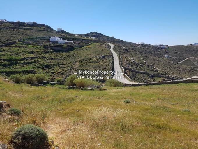 Mykonos real estate - Plot 4.200 sq.m in Choulakia