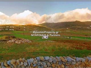 Mykonos real estate -For sale plot 5,625 sq.m in Tourlos