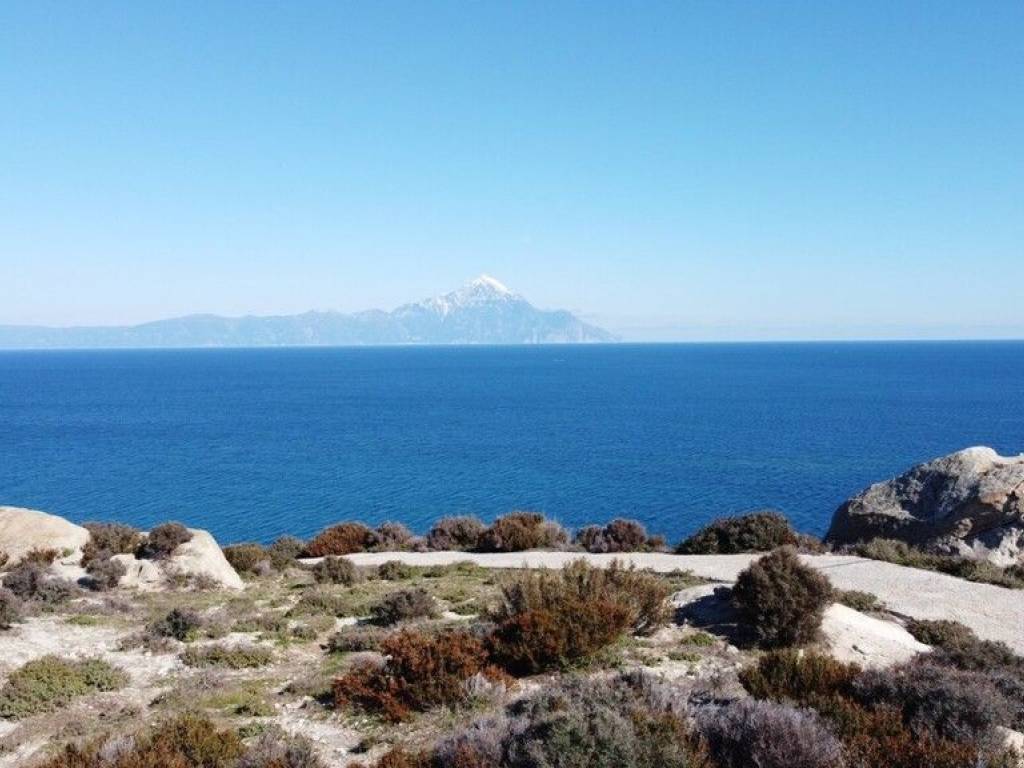 2 - Πωλείται γή έκτασης 500 τμ. στο Κριαρίτσι.