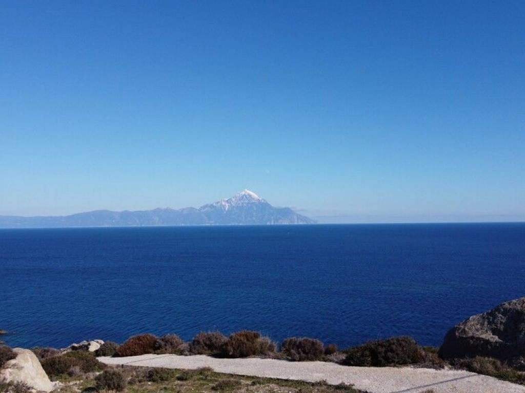 3 - Πωλείται γή έκτασης 500 τμ. στο Κριαρίτσι.