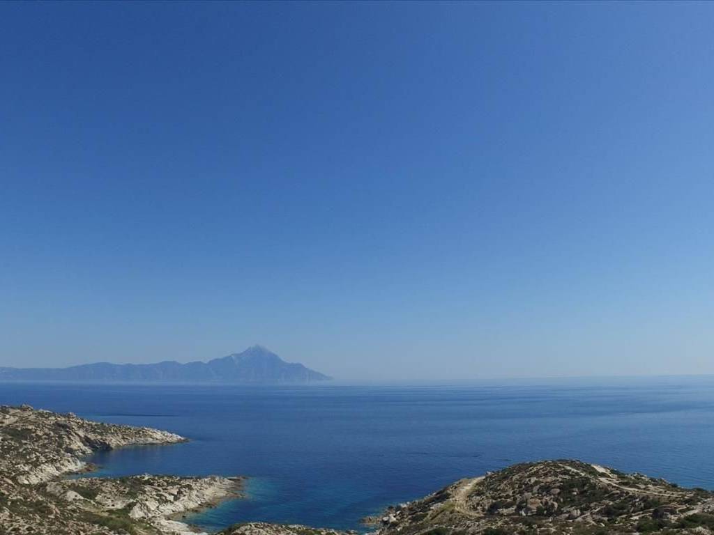 16 - Πωλείται γή έκτασης 500 τμ. στο Κριαρίτσι.