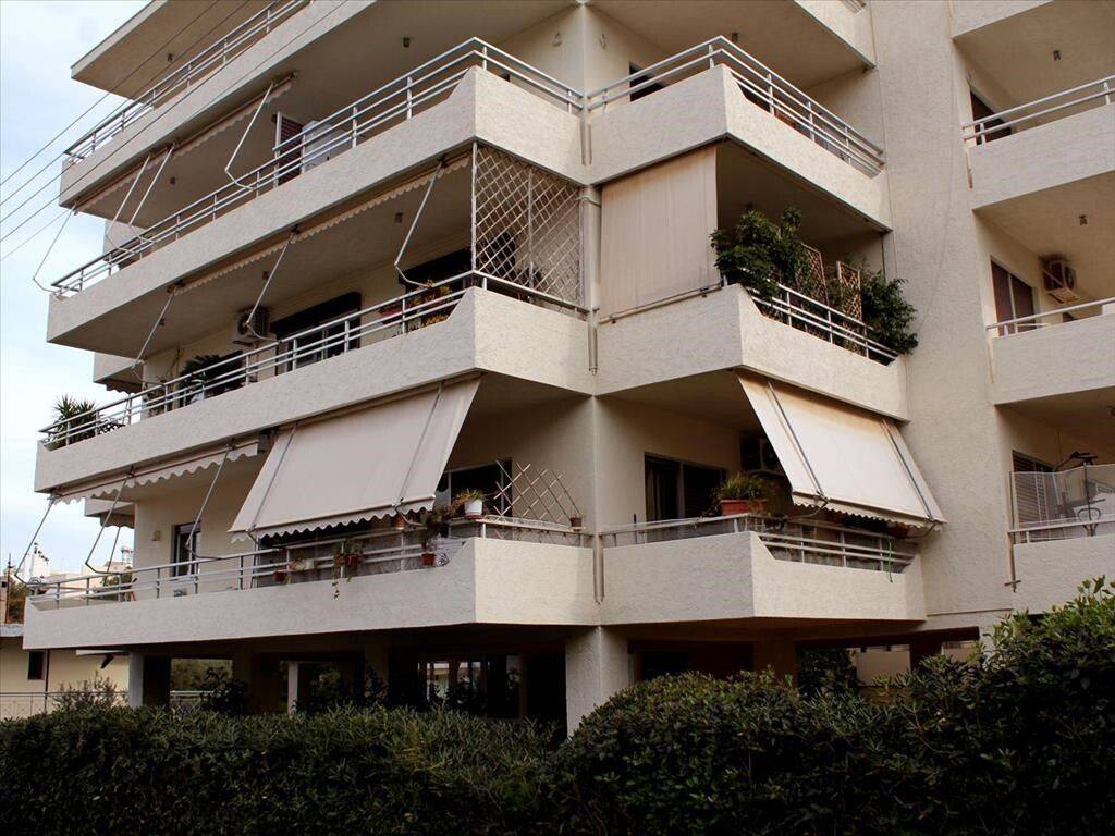 1 - Πωλείται διαμέρισμα έκτασης 82 τμ στην Αθήνα.