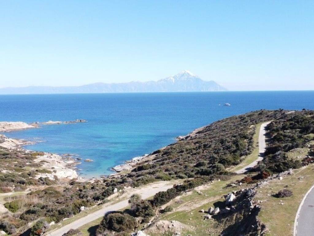 2 - Πωλείται γή έκτασης 500 τμ. στο Κριαρίτσι.