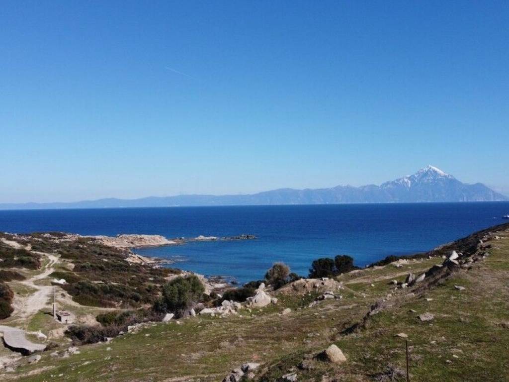 7 - Πωλείται γή έκτασης 500 τμ. στο Κριαρίτσι.