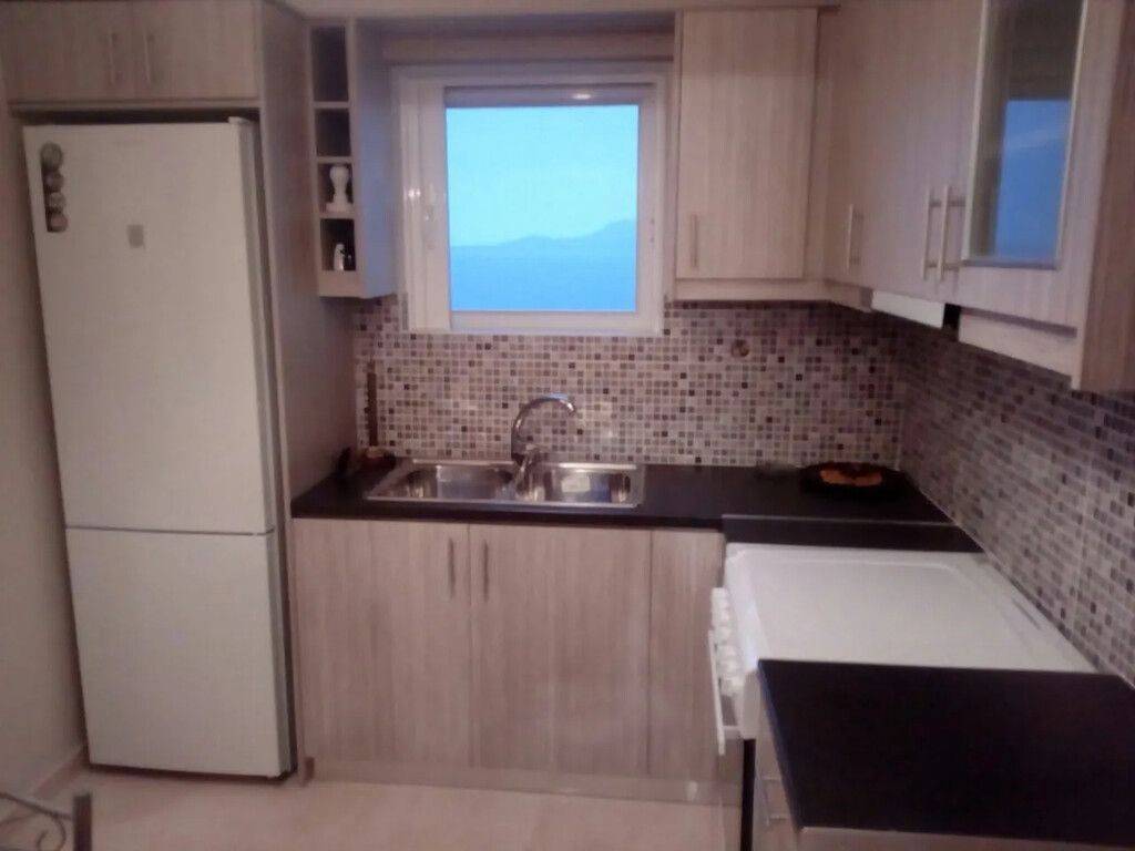 4 - Πωλείται διαμέρισμα έκτασης 50 τμ στην Πελοπόννησο.
