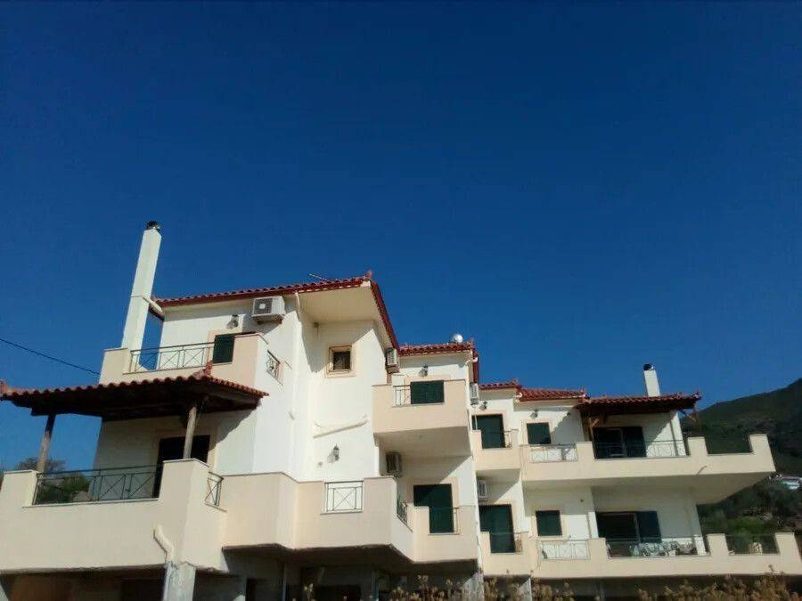 9 - Πωλείται διαμέρισμα έκτασης 50 τμ στην Πελοπόννησο.