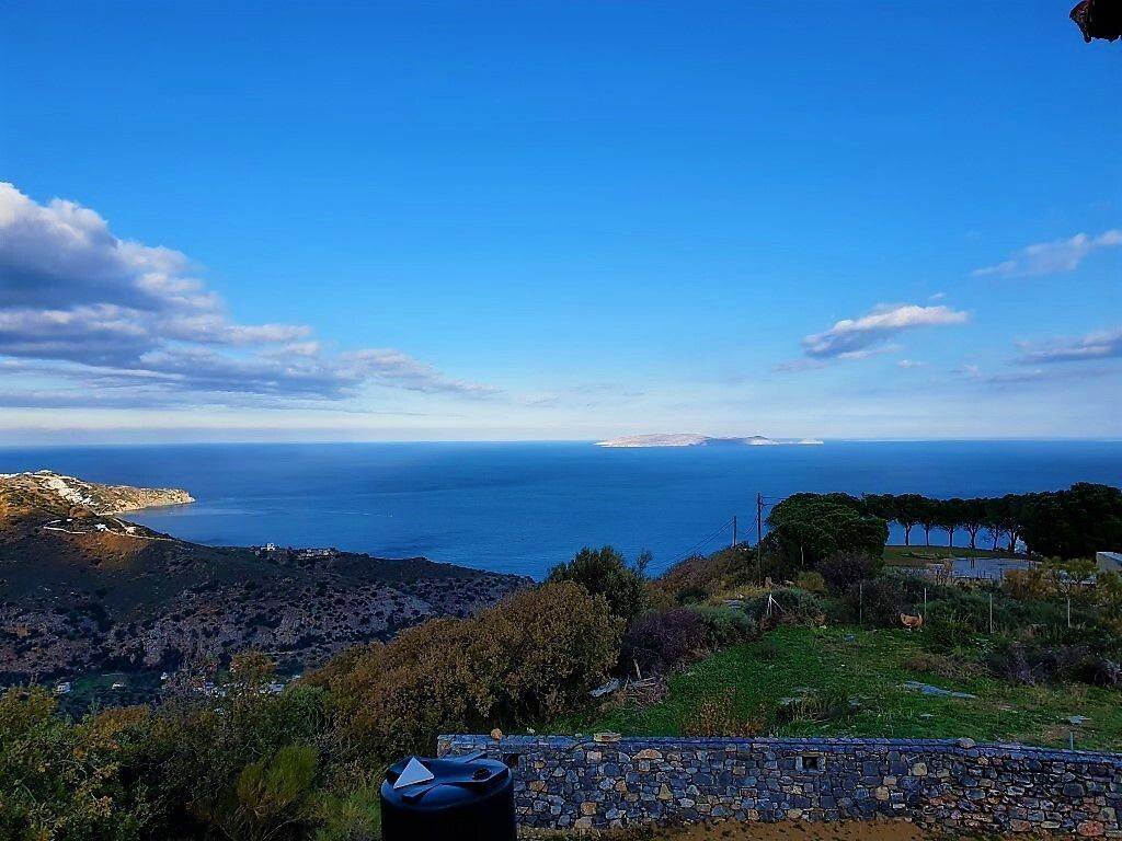 2 - Πωλείται μονοκατοικία με  θέα στη θάλασσα, λίγα λεπτά απ.