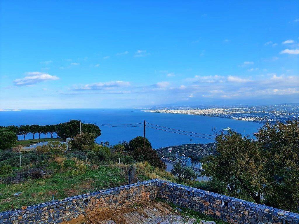 3 - Πωλείται μονοκατοικία με  θέα στη θάλασσα, λίγα λεπτά απ.