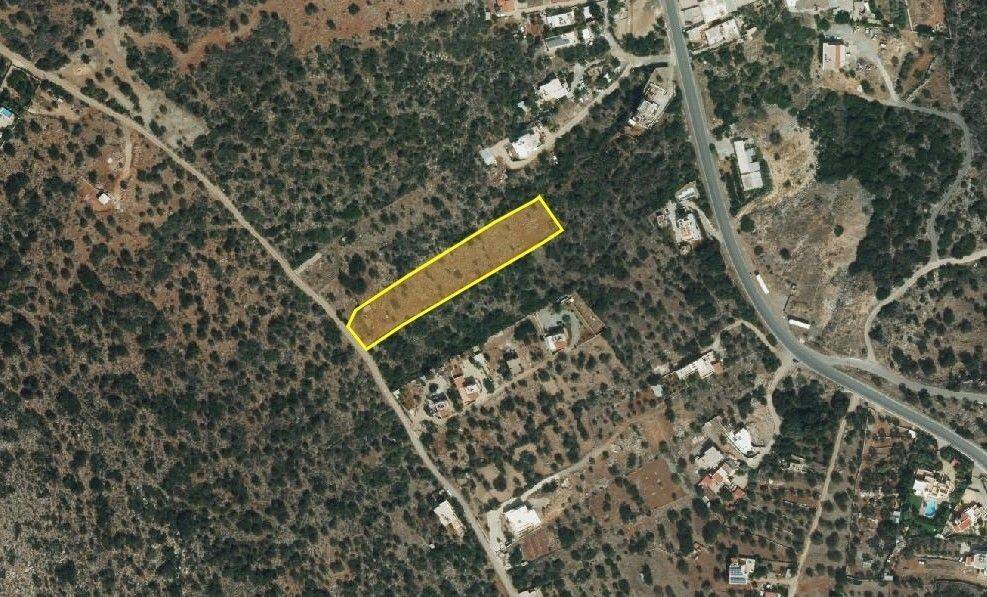 6 - Πωλείται γη έκτασης 4045 μ² στην Κρήτη.