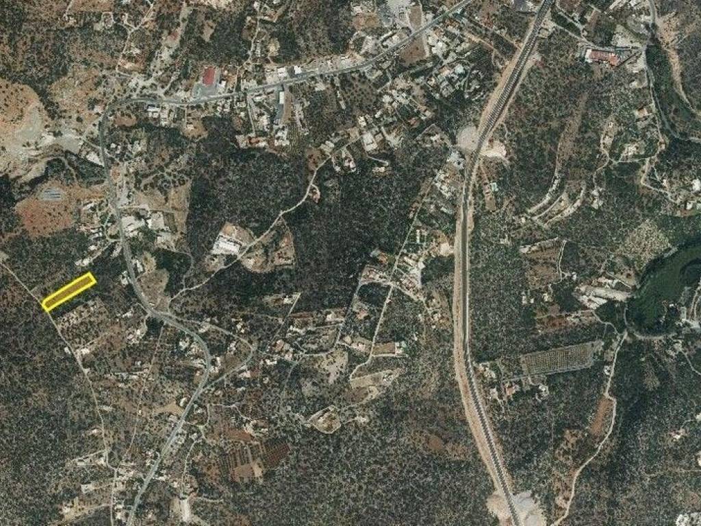 7 - Πωλείται γη έκτασης 4045 μ² στην Κρήτη.