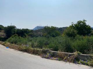 4 - Πωλείται γη έκτασης 3092 μ² στην Κρήτη.