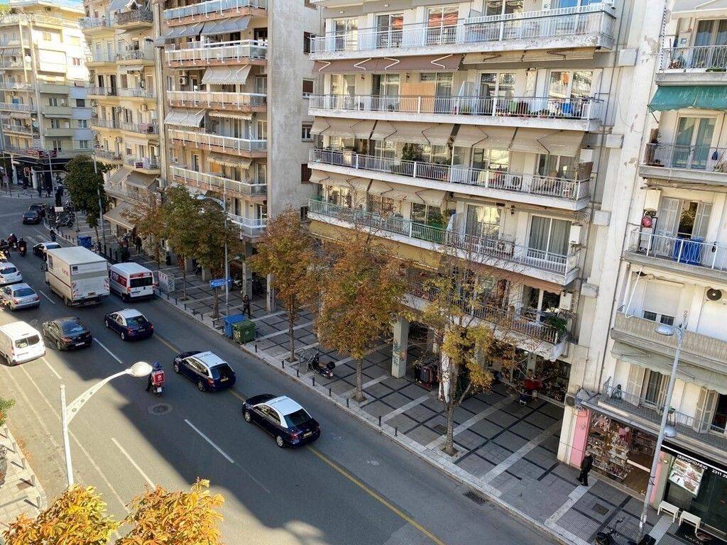 16 - Πωλείται διαμέρισμα έκτασης 50 τμ στη Θεσσαλονίκη.