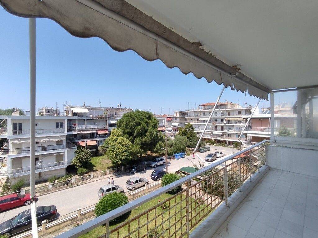 11 - Πωλείται διαμέρισμα έκτασης 100 τμ στα περίχωρα Θεσσαλο.