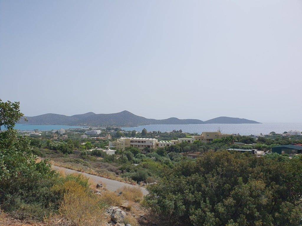 1 - Πωλείται γη έκτασης 5834 μ² στην Κρήτη.