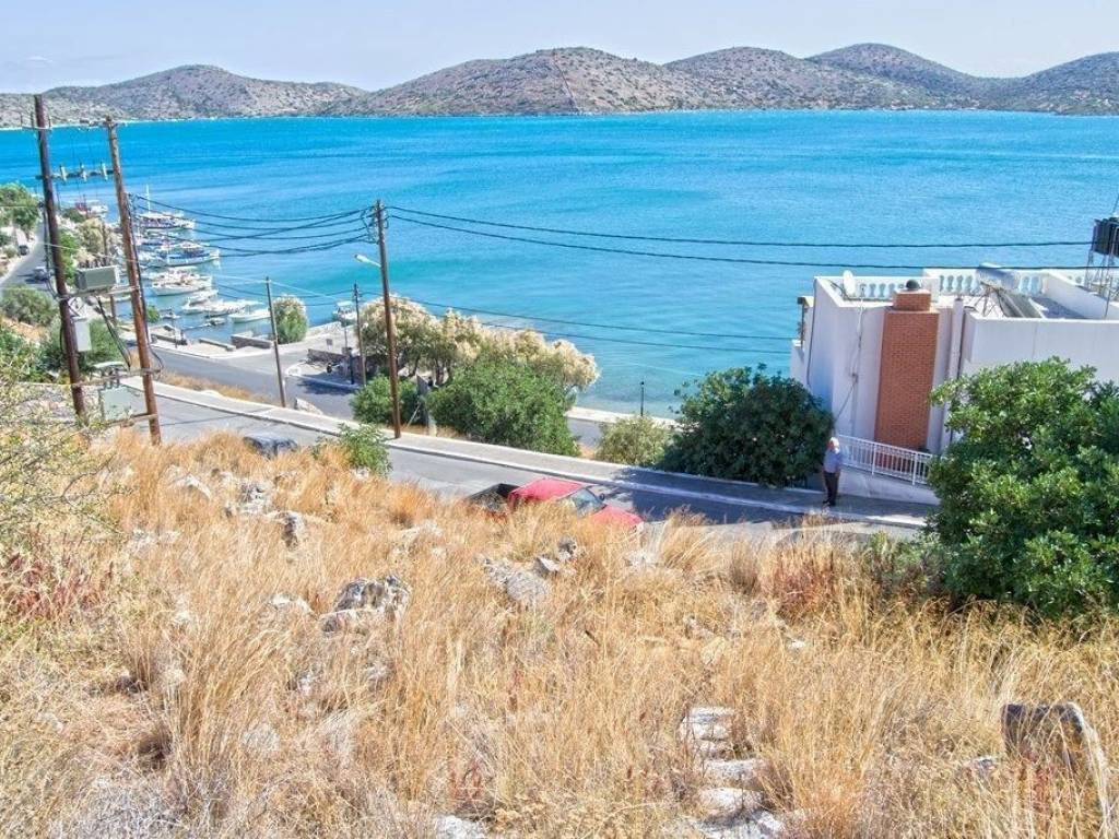 4 - Πωλείται γη έκτασης 253 μ² στην Κρήτη.