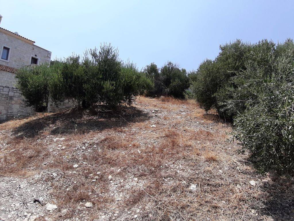 4 - Πωλείται γή έκτασης 1344 τμ. στην Κρήτη.