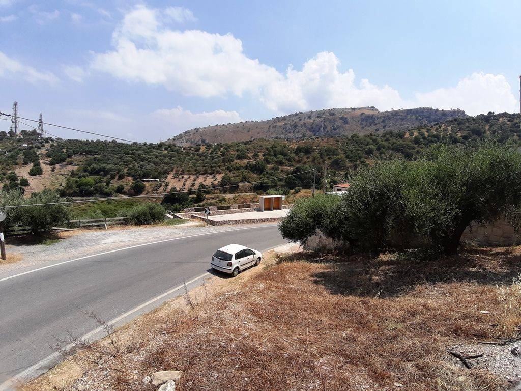 5 - Πωλείται γή έκτασης 1344 τμ. στην Κρήτη.