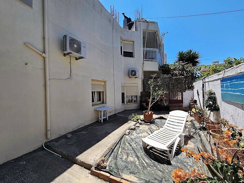 14 - Πωλείται διώροφο διαμέρισμα έκτασης 170 τμ στην Κρήτη.