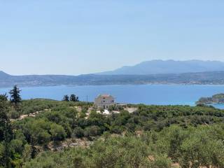 3 - Πωλείται γη έκτασης 6800 μ² στην Κρήτη.