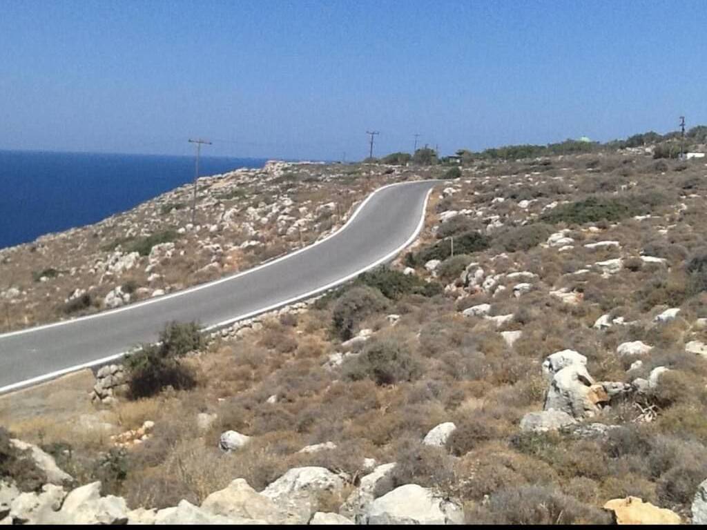 2 - Πωλείται γη έκτασης 10884 μ² στην Κρήτη.