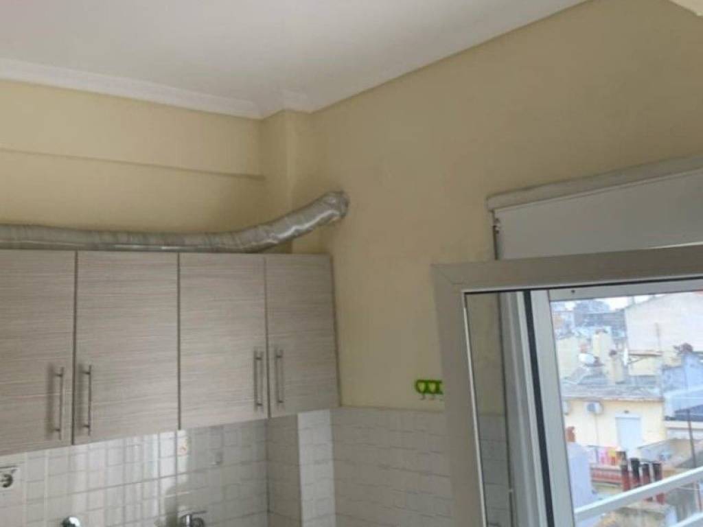 2 - Πωλείται διαμέρισμα έκτασης 58 τμ στη Θεσσαλονίκη.