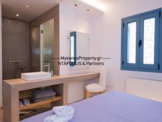 Mykonos real estate - Villa 270 sq.m near Psarou beach