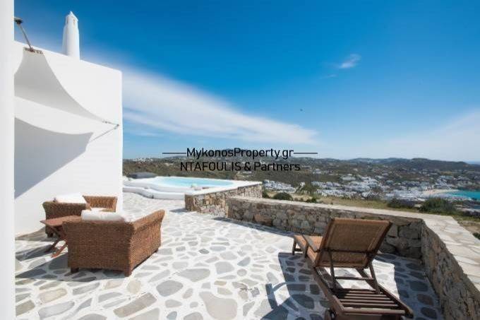 Mykonos real estate - Villa 270 sq.m near Psarou beach