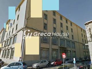 Building for sale in Peiraias