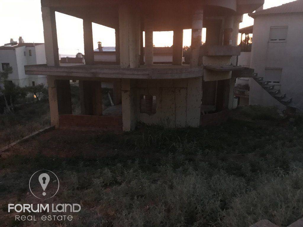 Forumland Real Estate, Γωνιακή μονοκατοικία 270τμ.