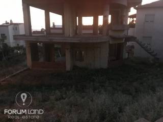 Forumland Real Estate, Γωνιακή μονοκατοικία 270τμ.