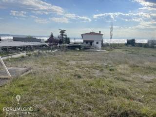 Forumland Real Estate, αγροτεμάχιο