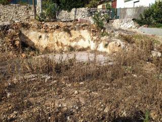 ΟΙΚΟΠΕΔΟ ΑΠΟ ΜΠΡΟΣ