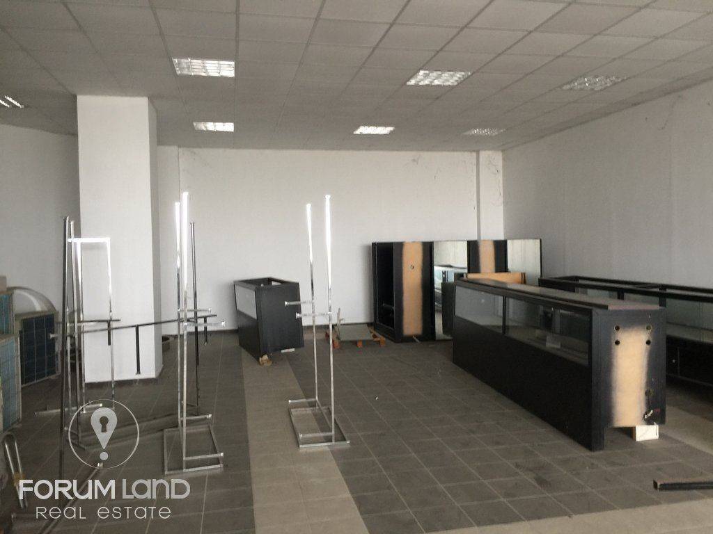 Forumland Real Estate, κατάστημα