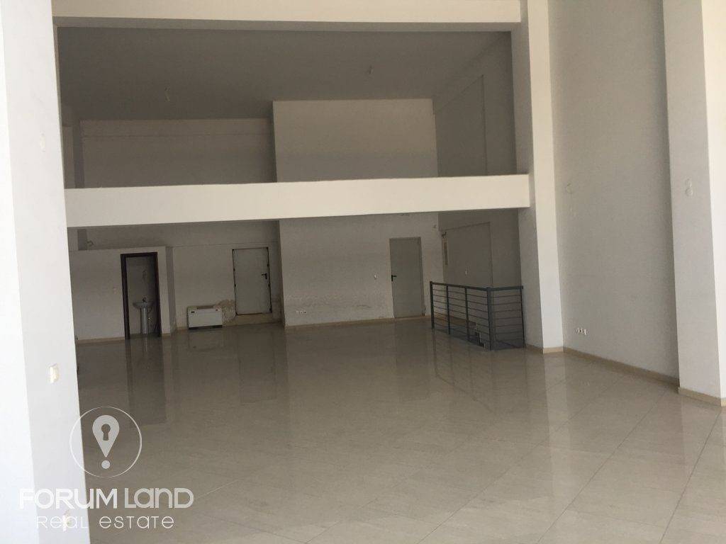 Forumland Real Estate, κατάστημα