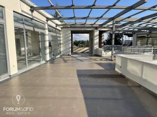 Forumland Real Estate, Επαγγελματικό κτίριο 1.750 τ.μ.