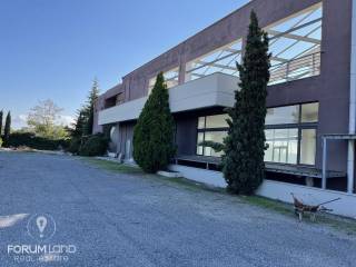 Forumland Real Estate, Επαγγελματικό κτίριο 1.750 τ.μ.