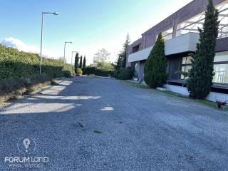 Forumland Real Estate, Επαγγελματικό κτίριο 1.750 τ.μ.