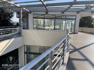 Forumland Real Estate, Επαγγελματικό κτίριο 1.750 τ.μ.