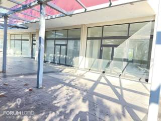 Forumland Real Estate, Επαγγελματικό κτίριο 1.750 τ.μ.