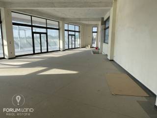Forumland Real Estate, Επαγγελματικό κτίριο 1.750 τ.μ.