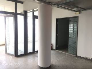 Forumland Real Estate, επαγγελματικός χώρος