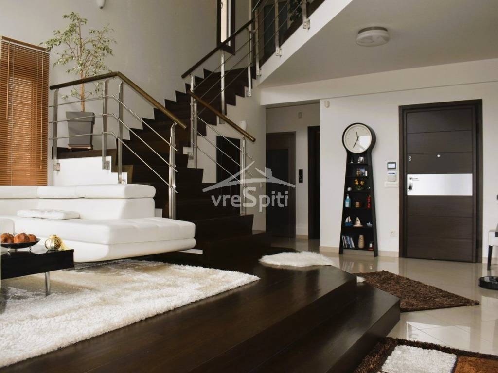 ΕΣΩΤΕΡΙΚΗ ΑΠΟΨΗ ΤΗΣ ΚΑΤΟΙΚΙΑΣ - ΣΑΛΟΝΙ