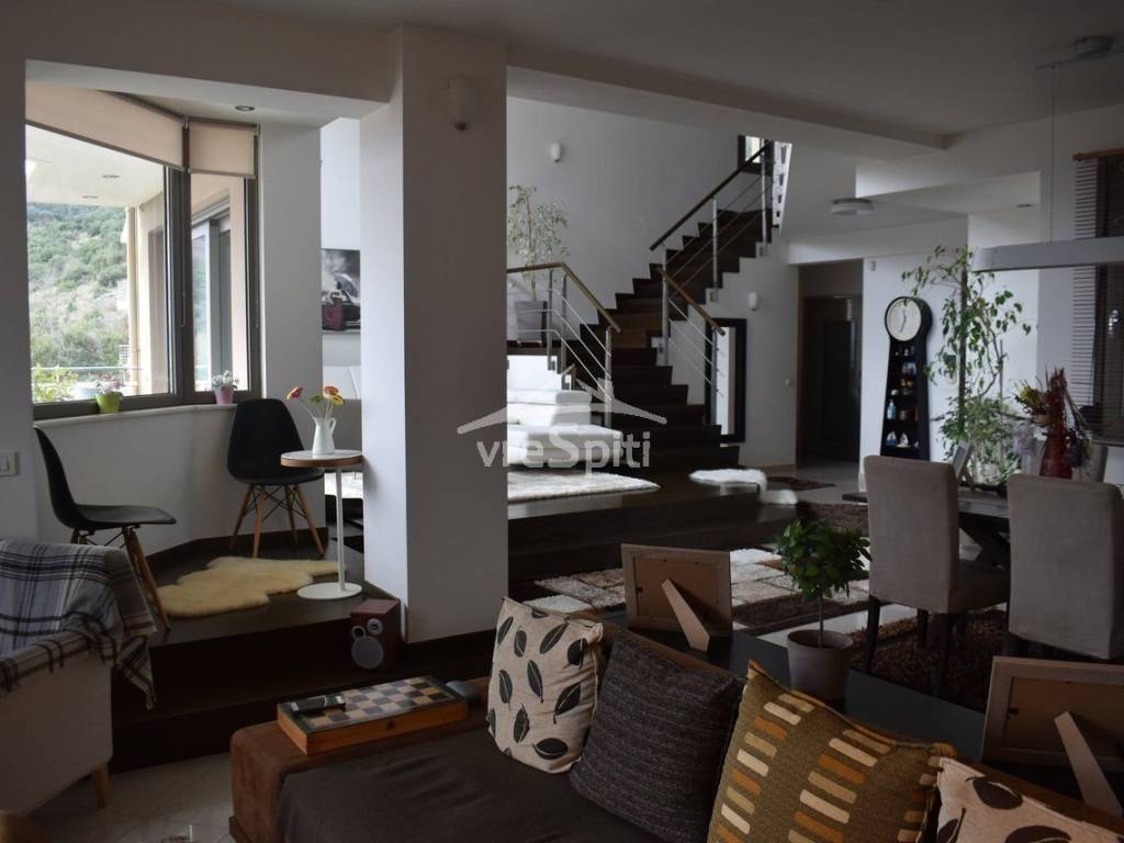 ΕΣΩΤΕΡΙΚΗ ΑΠΟΨΗ ΤΗΣ ΚΑΤΟΙΚΙΑΣ