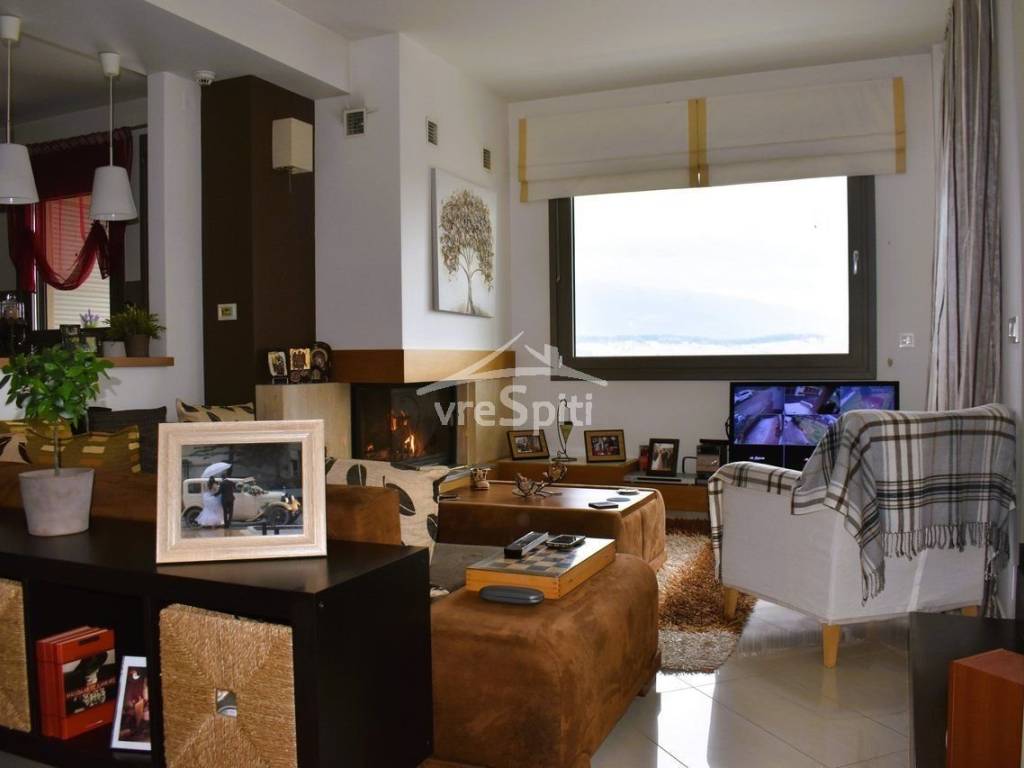 ΕΣΩΤΕΡΙΚΗ ΑΠΟΨΗ ΤΗΣ ΚΑΤΟΙΚΙΑΣ 2ο ΚΑΘΙΣΤΙΚΟ ΜΕ ΤΟ ΤΖΑΚΙ